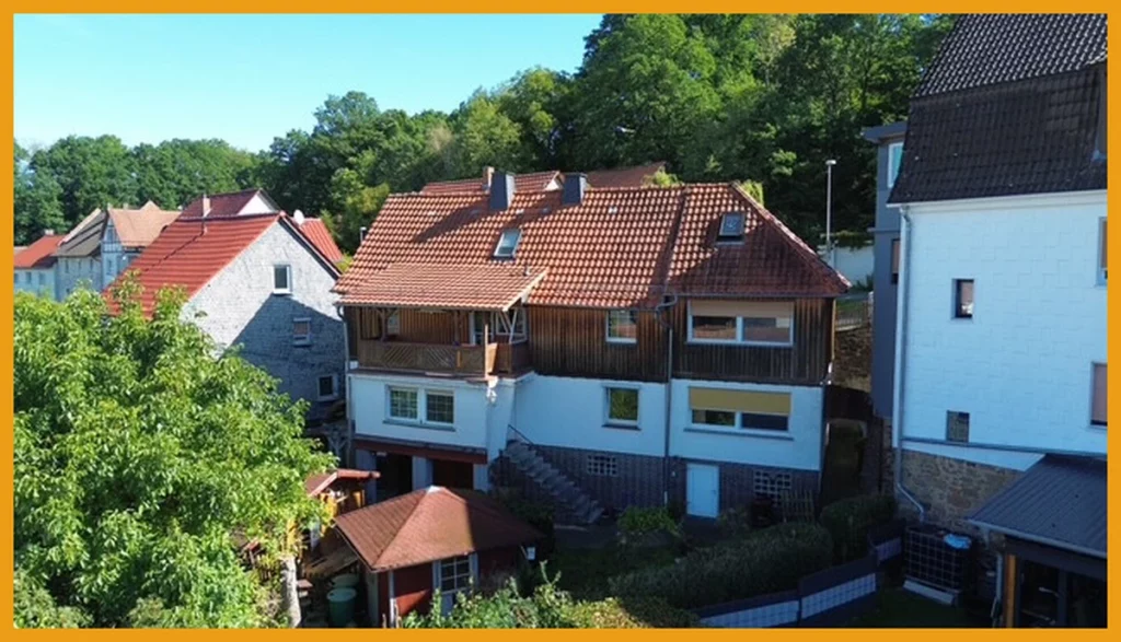 GROSSZÜGIGES RAUMANGEBOT UND FERNBLICK!
KEINE KÄUFERPROVISION!