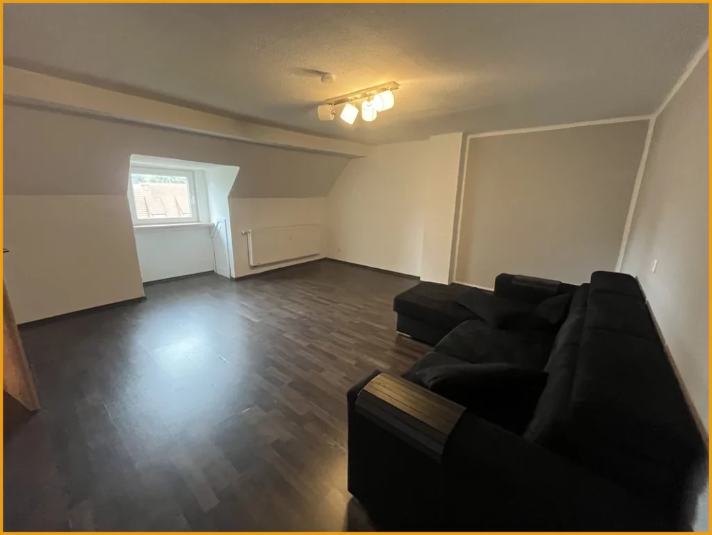MODERNE DACHGESCHOSSWOHNUNG IN ALSFELD!
