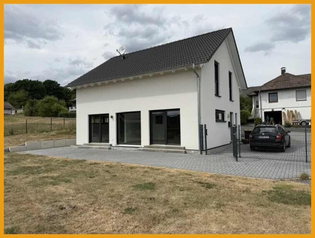 NEUWERTIGES MODERNES WOHNEN MIT FERNBLICK!
KEINE KÄUFERPROVISION!
